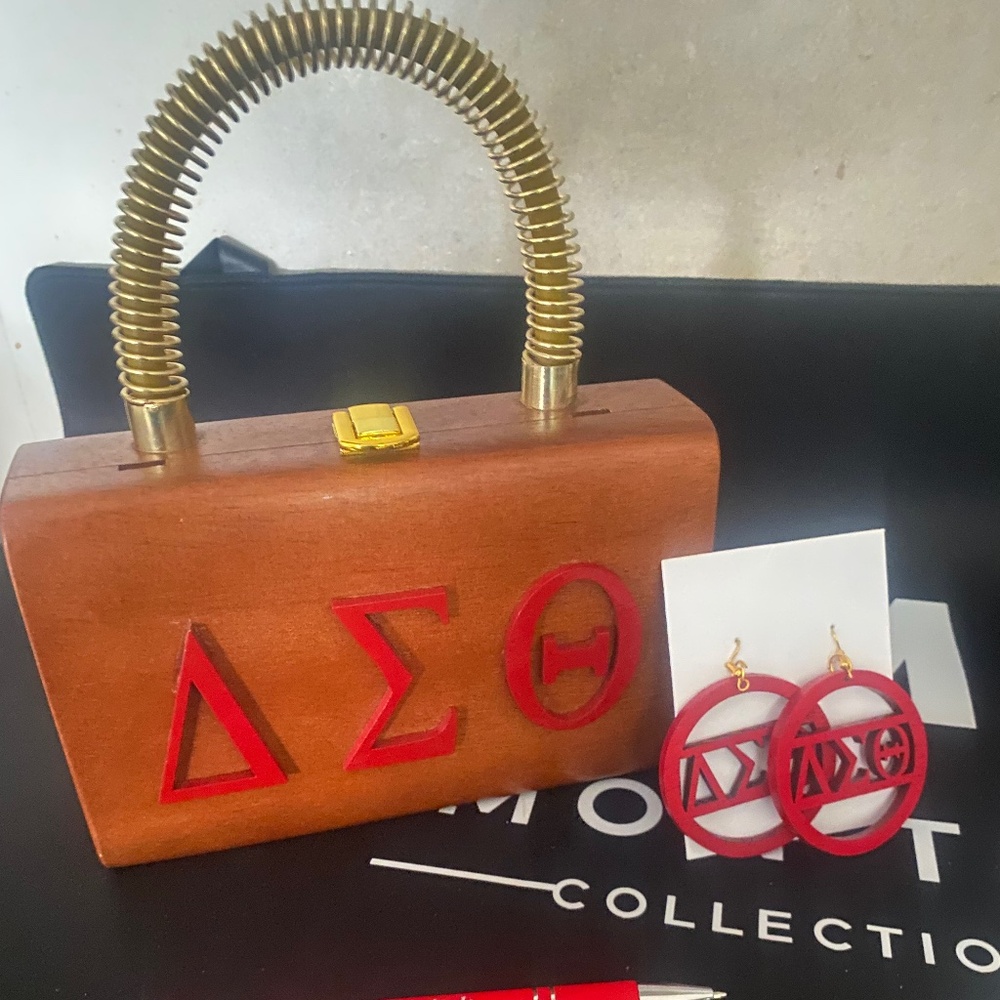 Delta Sigma Theta wood red 3D letter handbag